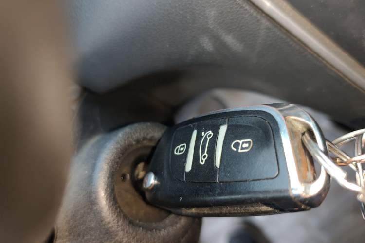 Used Peugeot 308 2014 Enjoy Edition Classic 1.6L Manual YouShang Model Vehicle Key
