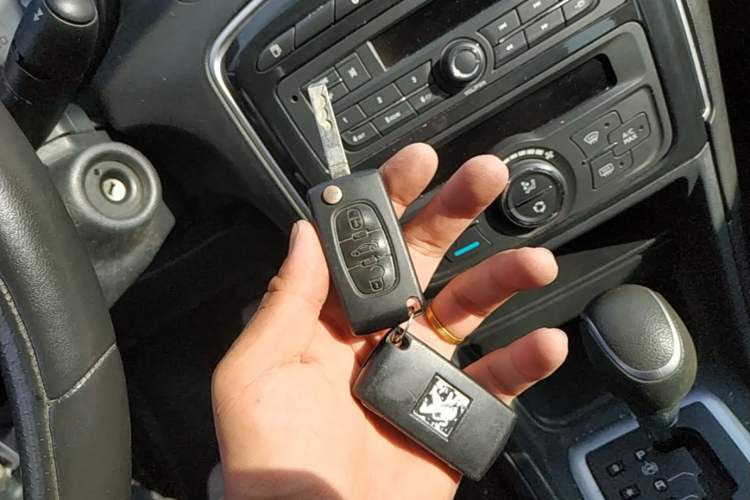 Used Peugeot 308 2014 Enjoyment Edition Classic 1.6L Automatic Fashion Model Vehicle Key