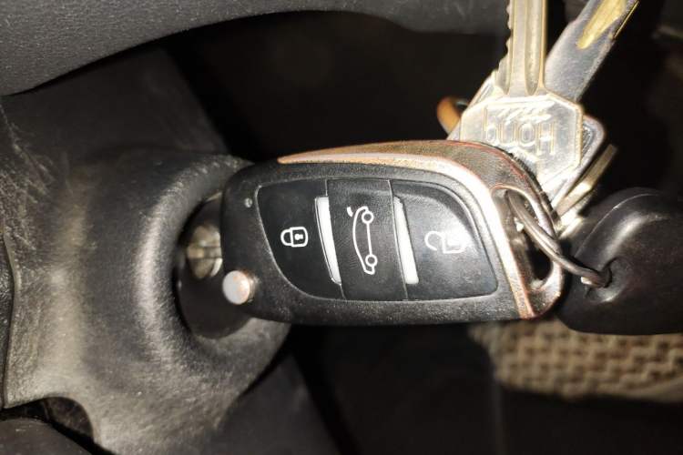 Used Peugeot 308 2014 Enjoy Edition Classic 1.6L Manual YouShang Model Vehicle Key