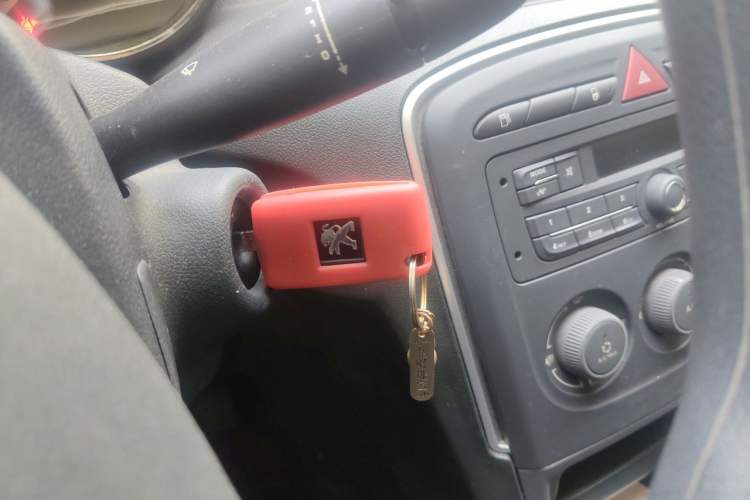 Used Peugeot 308 2014 Enjoy Edition Classic 1.6L Manual YouShang Model Vehicle Key