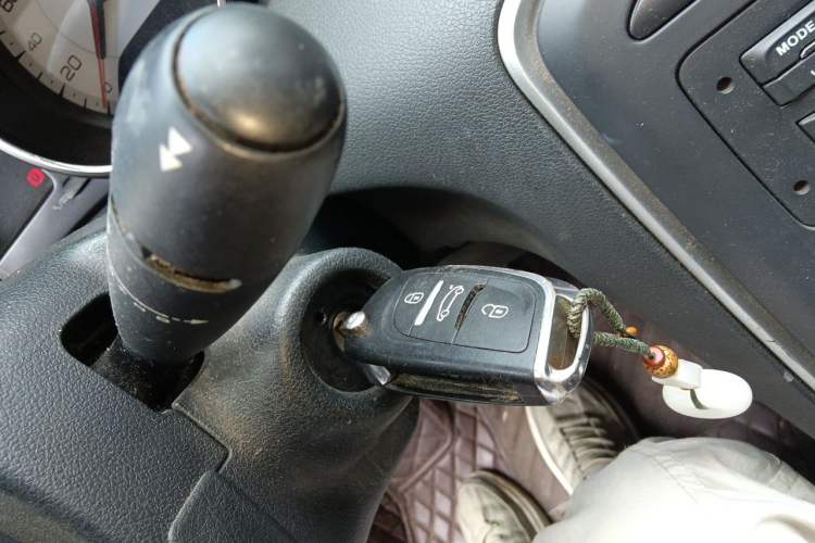 Used Peugeot 308 2014 Enjoy Edition Classic 1.6L Manual YouShang Model Vehicle Key