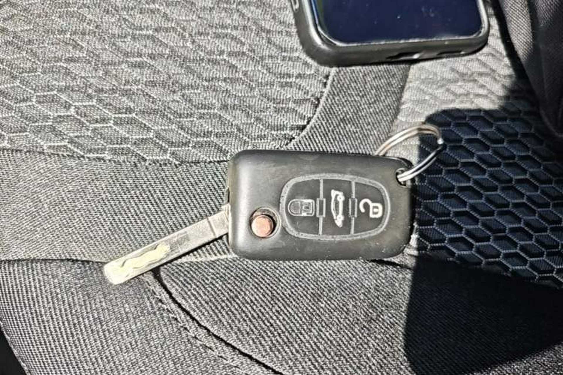 Used Peugeot 308 2014 Enjoy Edition Classic 1.6L Manual YouShang Model Vehicle Key