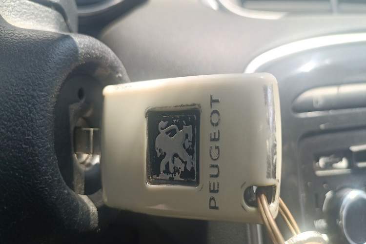 Used Peugeot 308 2014 Enjoyment Edition Classic 1.6L Automatic Fashion Model Vehicle Key