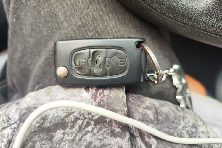 Used Peugeot 308 2014 Enjoy Edition Classic 1.6L Manual YouShang Model Vehicle Key