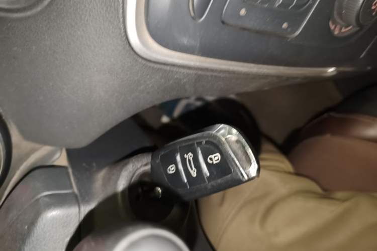 Used Peugeot 308 2014 Enjoy Edition Classic 1.6L Manual YouShang Model Vehicle Key