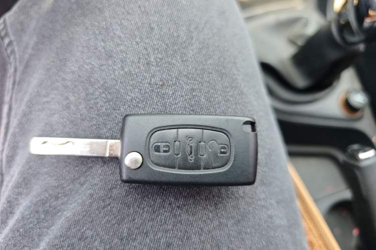 Used Peugeot 308 2014 Enjoy Edition Classic 1.6L Manual YouShang Model Vehicle Key