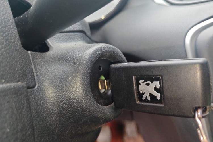 Used Peugeot 308 2014 Enjoy Edition Classic 1.6L Manual YouShang Model Vehicle Key