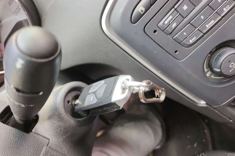 Used Peugeot 308 2014 Enjoy Edition Classic 1.6L Manual YouShang Model Vehicle Key