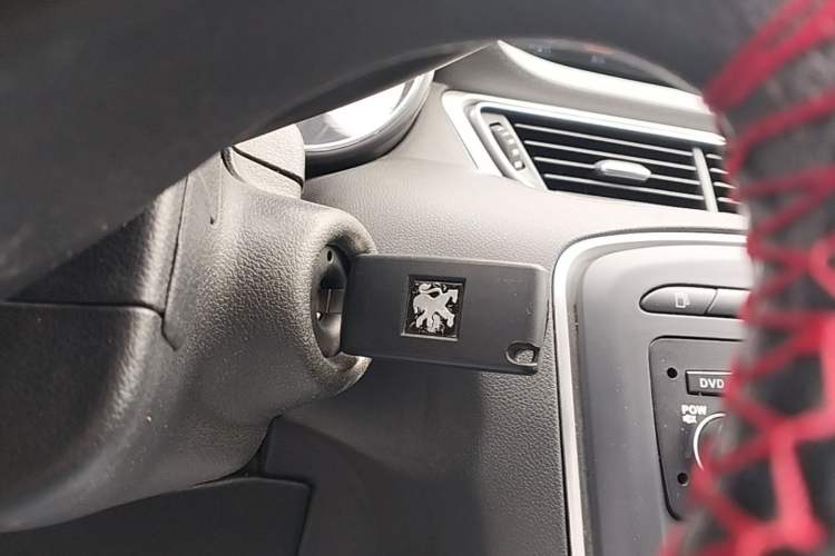 Used Peugeot 308 2014 Enjoy Edition Classic 1.6L Manual YouShang Model Vehicle Key