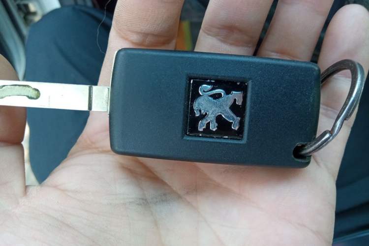 Used Peugeot 308 2014 Enjoy Edition Classic 1.6L Manual YouShang Model Vehicle Key