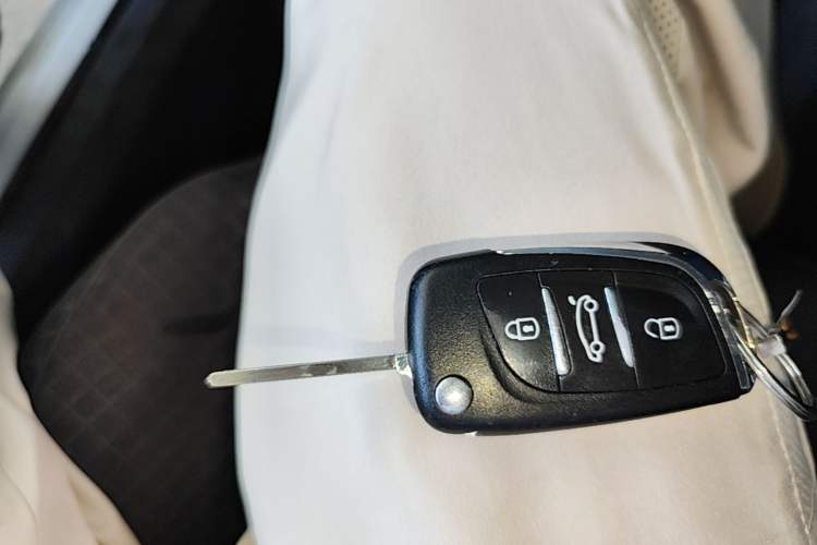 Used Peugeot 308 2014 Enjoyment Edition Classic 1.6L Automatic Fashion Model Vehicle Key