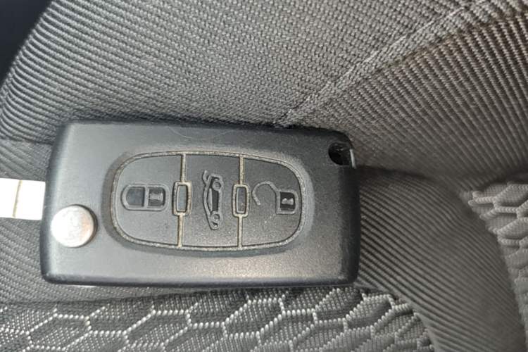 Used Peugeot 308 2014 Enjoyment Edition Classic 1.6L Automatic Fashion Model Vehicle Key