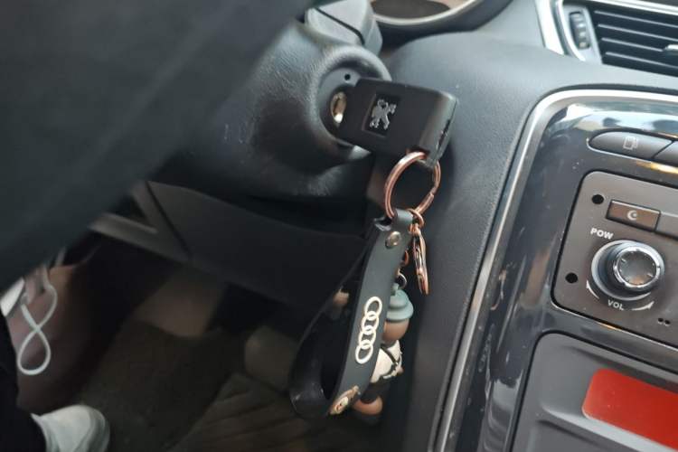 Used Peugeot 308 2014 Enjoyment Edition Classic 1.6L Automatic Fashion Model Vehicle Key