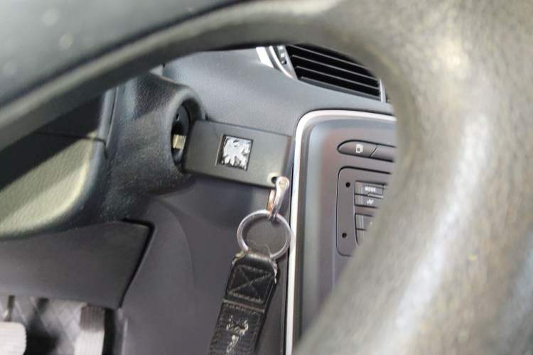 Used Peugeot 308 2014 Enjoyment Edition Classic 1.6L Automatic Fashion Model Vehicle Key
