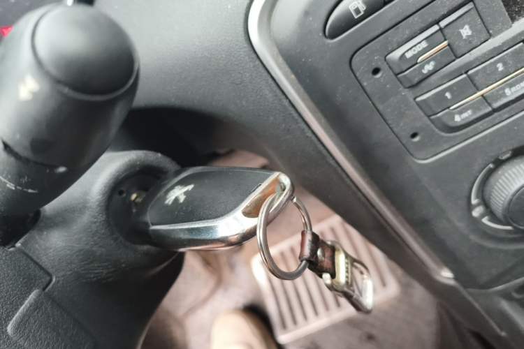 Used Peugeot 308 2014 Enjoy Edition Classic 1.6L Manual YouShang Model Vehicle Key