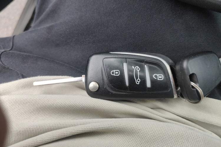 Used Peugeot 308 2014 Enjoy Edition Classic 1.6L Manual Fashion Model Vehicle Key