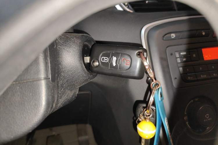 Used Peugeot 308 2014 Enjoy Edition Classic 1.6L Manual YouShang Model Vehicle Key