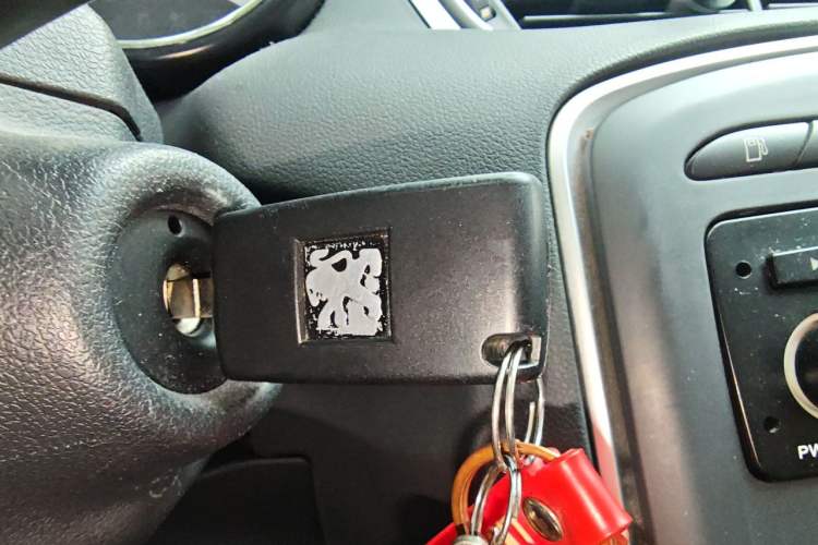 Used Peugeot 308 2014 Enjoy Edition Classic 1.6L Manual YouShang Model Vehicle Key