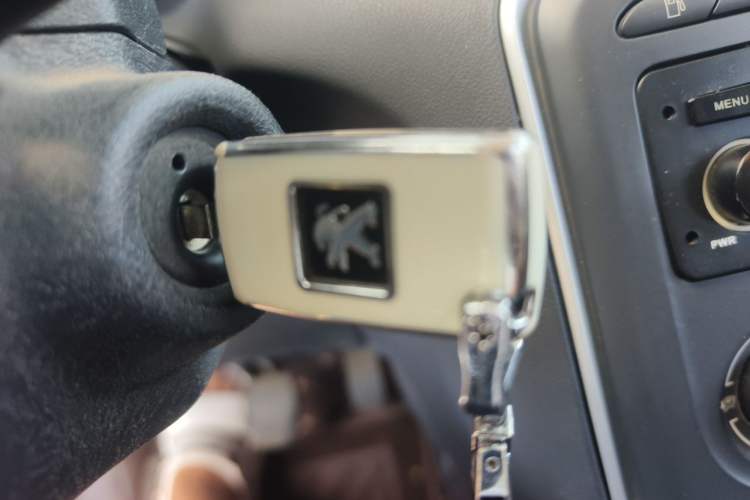 Used Peugeot 308 2014 Enjoy Edition Classic 1.6L Manual YouShang Model Vehicle Key