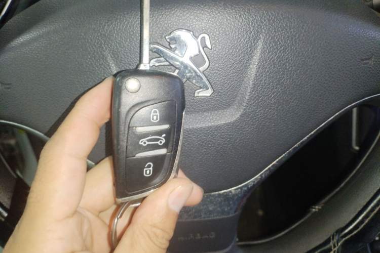 Used Peugeot 308 2014 Enjoy Edition Classic 1.6L Manual YouShang Model Vehicle Key