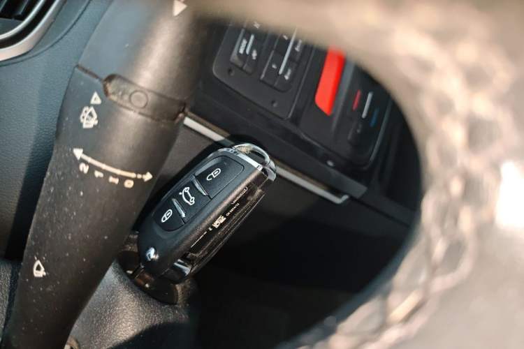 Used Peugeot 308 2014 Enjoyment Edition Classic 1.6L Automatic Fashion Model Vehicle Key
