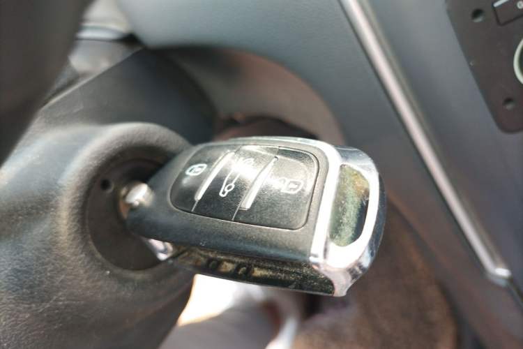 Used Peugeot 308 2014 Enjoy Edition Classic 1.6L Manual YouShang Model Vehicle Key