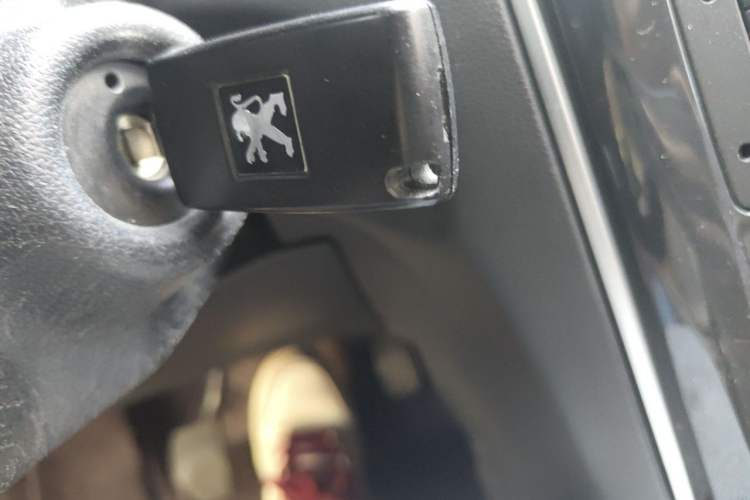 Used Peugeot 308 2014 Enjoy Edition Classic 1.6L Manual Fashion Model Vehicle Key