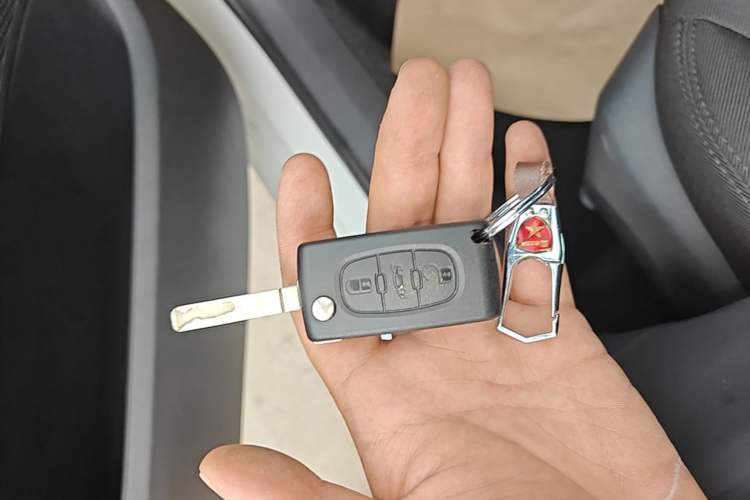Used Peugeot 308 2014 Enjoy Edition Classic 1.6L Manual YouShang Model Vehicle Key