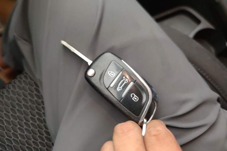 Used Peugeot 308 2014 Enjoy Edition Classic 1.6L Manual YouShang Model Vehicle Key