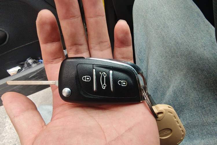 Used Peugeot 308 2014 Enjoy Edition Classic 1.6L Manual YouShang Model Vehicle Key