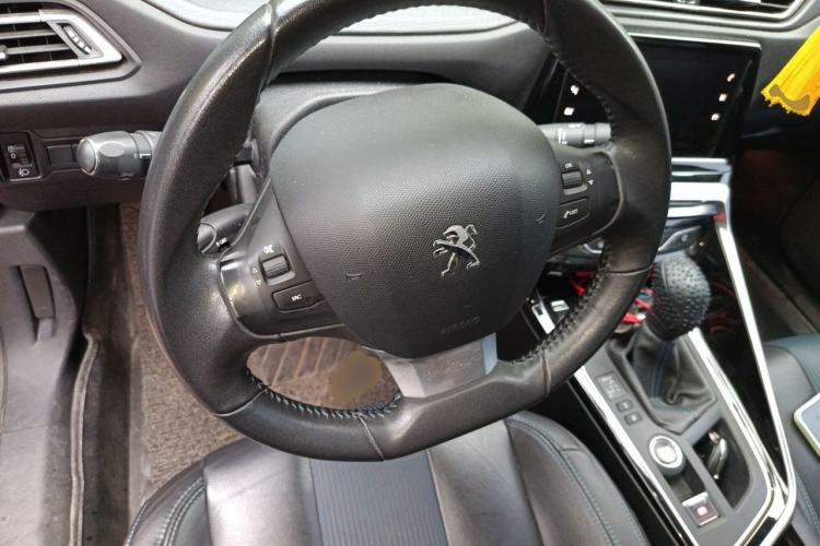 Used Peugeot 308 2016 350THP Automatic Prestige Edition Steering Wheel