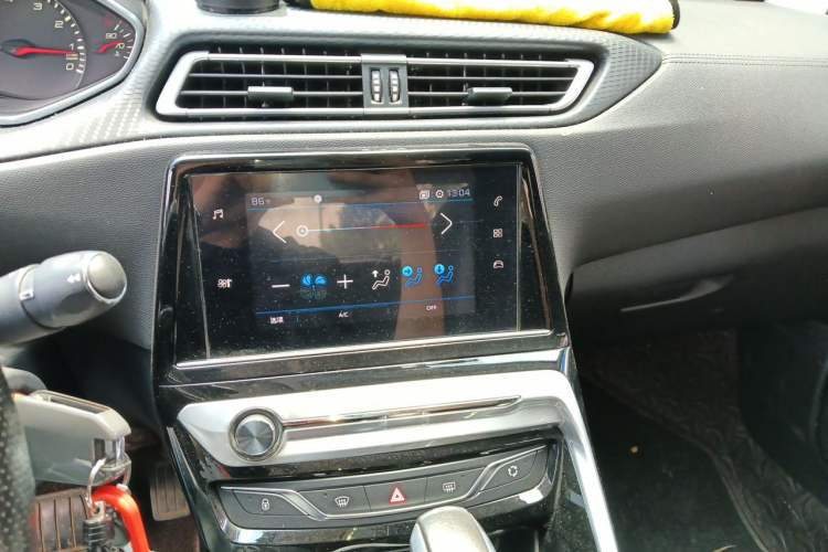 Used Peugeot 308 2016 1.6L Automatic Luxury Edition Audio And AC Panel