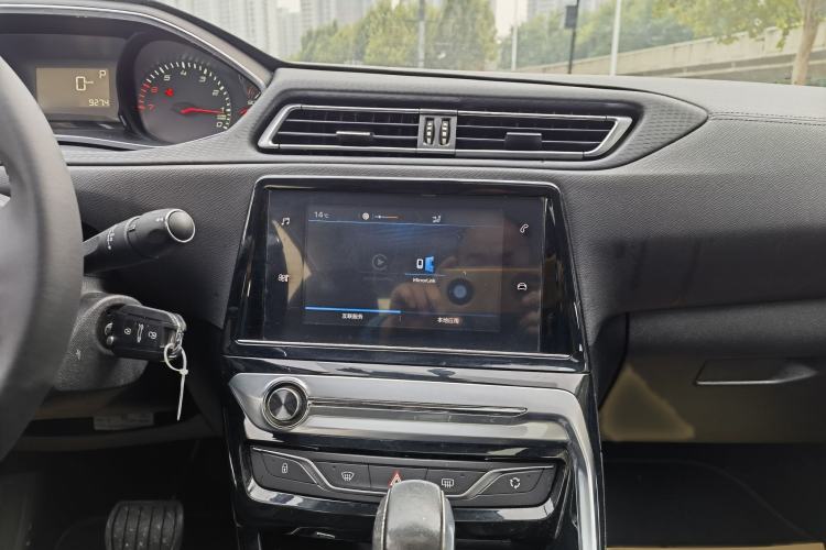 Used Peugeot 308 2016 1.6L Automatic Luxury Edition Audio And AC Panel