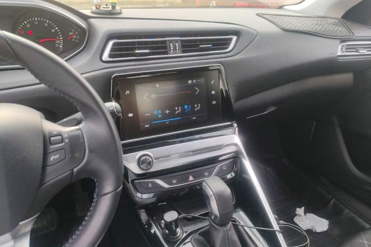 Used Peugeot 308 2016 1.6L Automatic Luxury Edition Audio And AC Panel