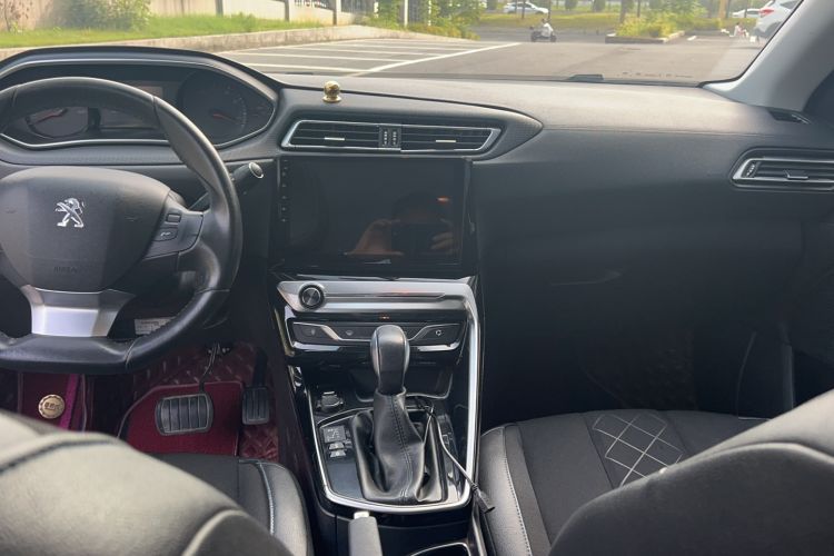 Used Peugeot 308 2016 1.6L Automatic Luxury Edition Audio And AC Panel