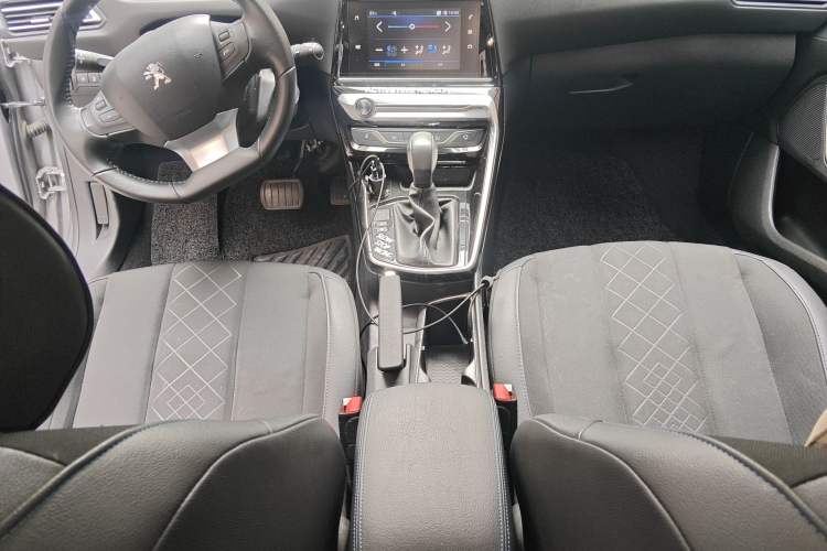 Used Peugeot 308 2016 1.6L Automatic Luxury Edition Center Console