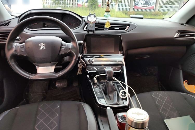Used Peugeot 308 2016 1.6L Automatic Luxury Edition Center Console