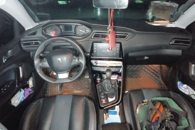 Used Peugeot 308 2016 350THP Automatic Prestige Edition Center Console