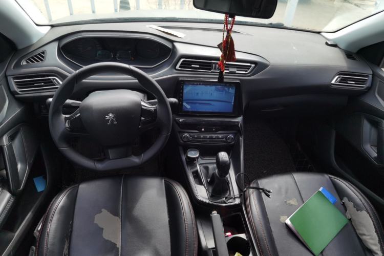 Used Peugeot 308 2016 1.6L Manual Fashion Edition Center Console