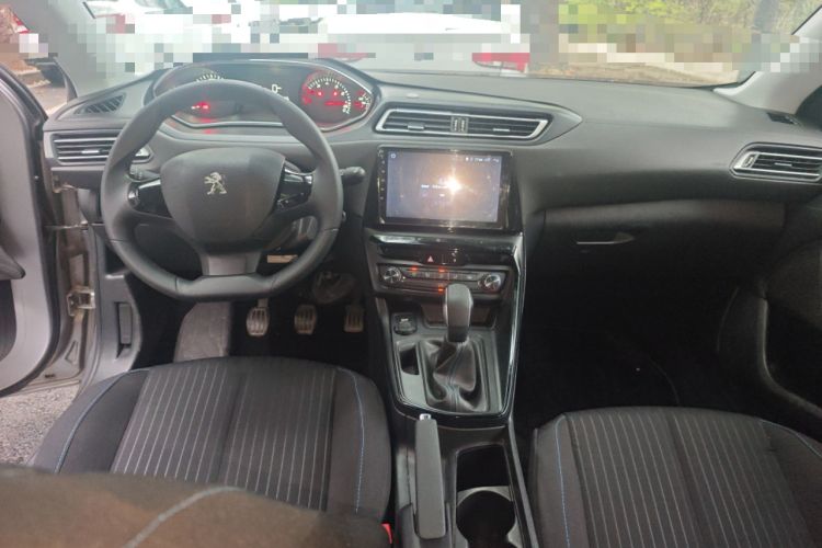 Used Peugeot 308 2016 1.6L Manual Fashion Edition Center Console