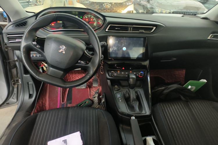 Used Peugeot 308 2016 1.6L Automatic Fashion Edition Center Console