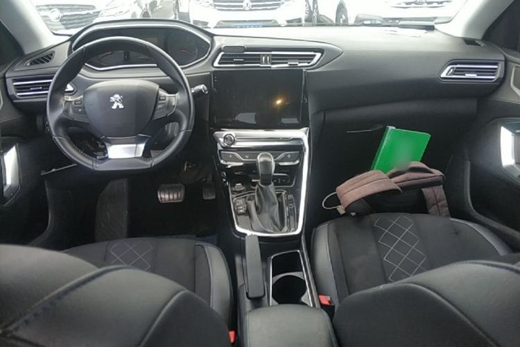 Used Peugeot 308 2016 1.6L Automatic Luxury Edition Center Console