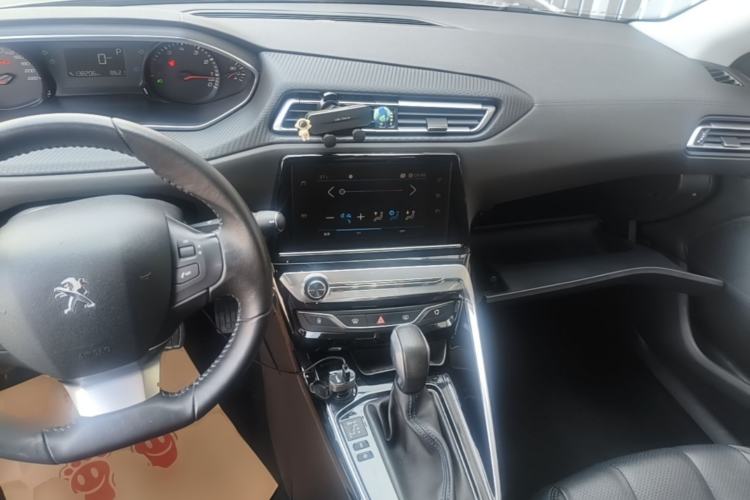 Used Peugeot 308 2016 1.6L Automatic Luxury Edition Center Console