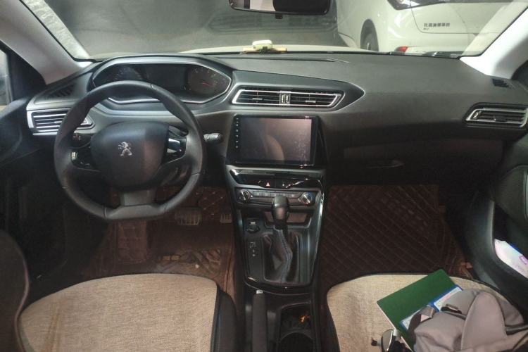 Used Peugeot 308 2016 1.6L Automatic Fashion Edition Center Console
