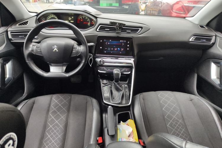 Used Peugeot 308 2016 1.6L Automatic Luxury Edition Center Console