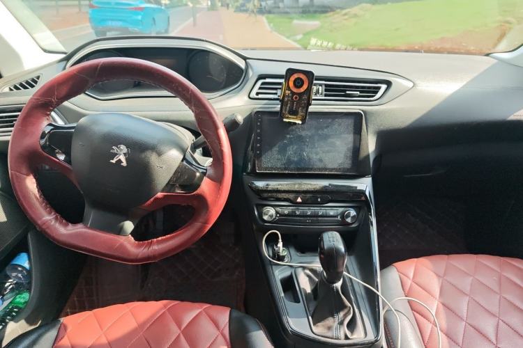 Used Peugeot 308 2016 1.6L Manual Fashion Edition Center Console