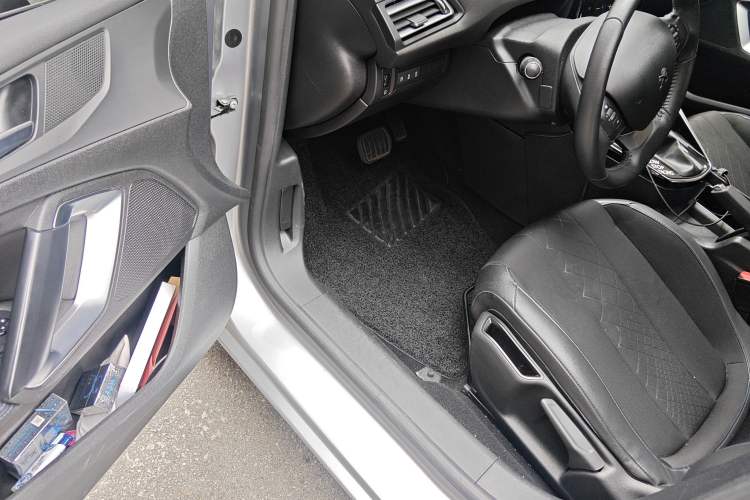 Used Peugeot 308 2016 1.6L Automatic Luxury Edition Driver Seat