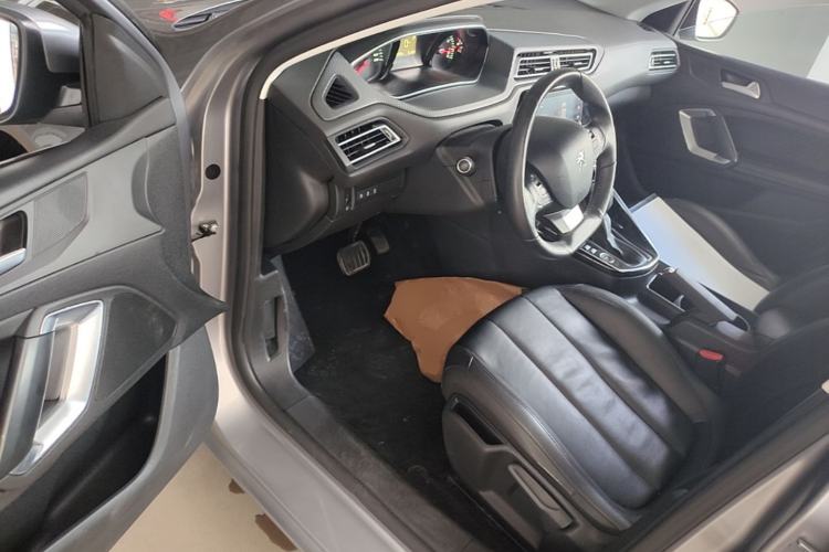 Used Peugeot 308 2016 230THP Automatic Luxury Edition Driver Seat