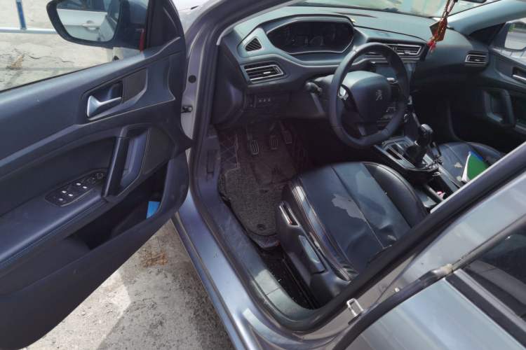 Used Peugeot 308 2016 1.6L Manual Fashion Edition Driver Seat