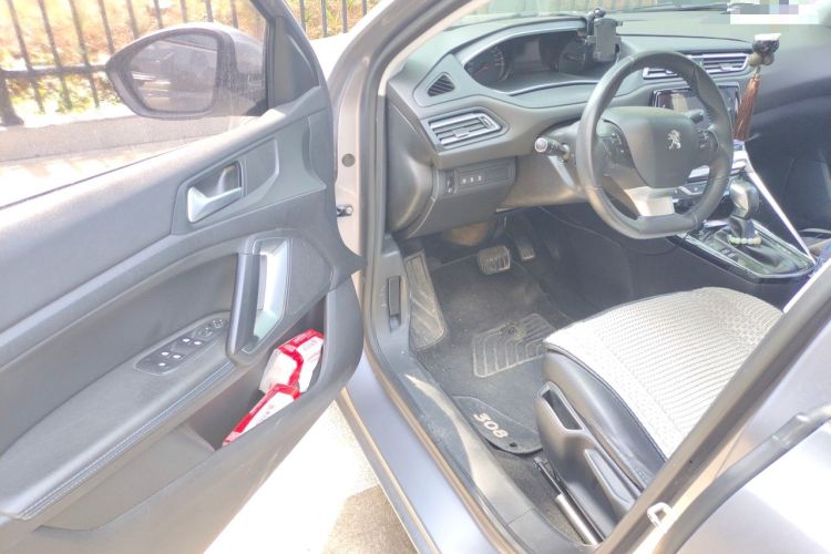 Used Peugeot 308 2016 1.6L Automatic Luxury Edition Driver Seat